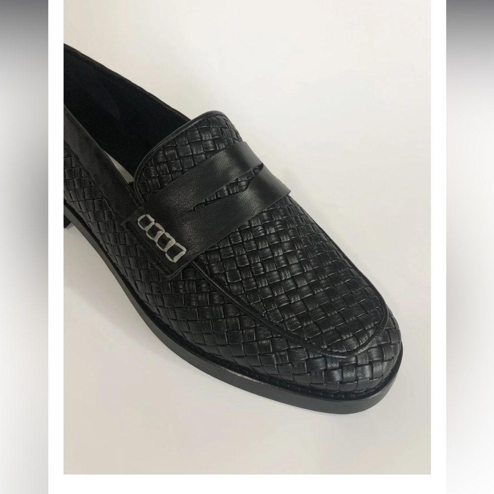 Suzanne Rae woven Keene loafer in 38.